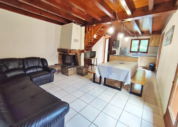 Дом отдыха Le Chant De La Pique, Maison T4, Jardin, Parking Gratuit, Wifi, 6 Personnes